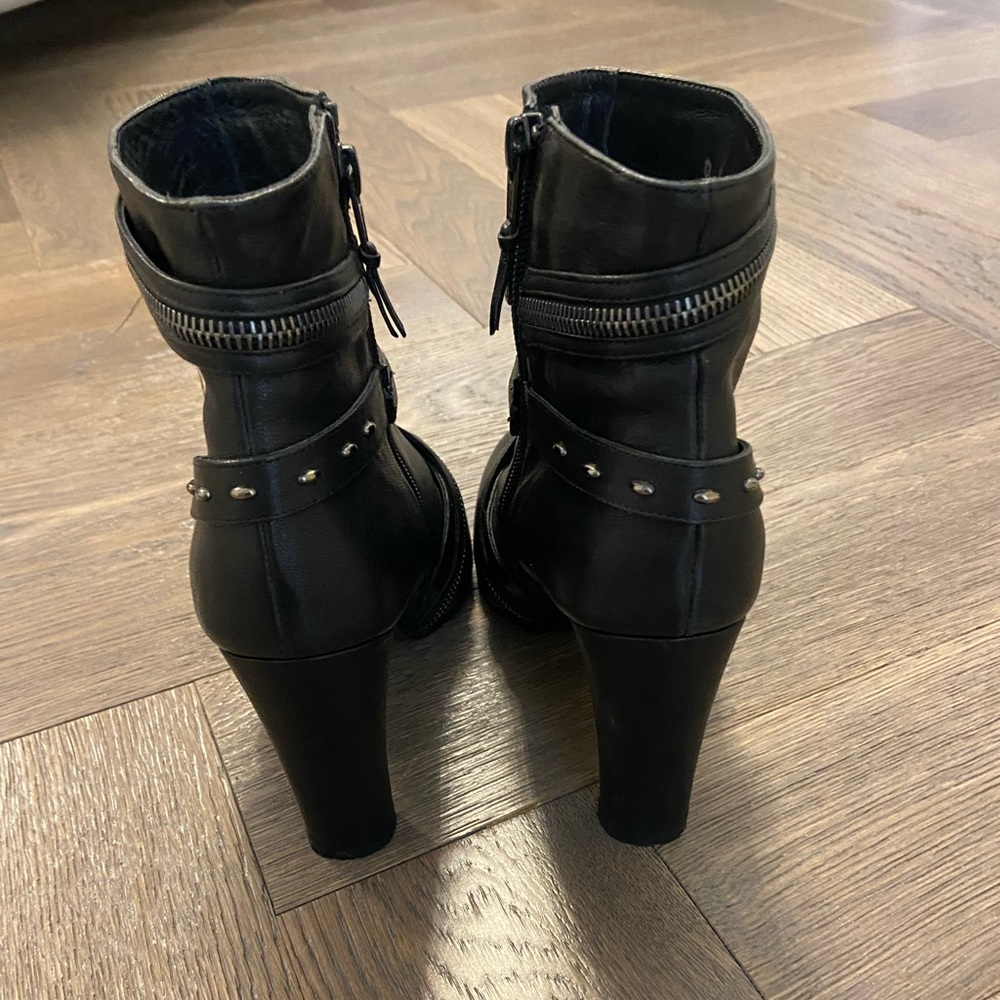 Stuart Weitzman Booties - Picture 4 of 6